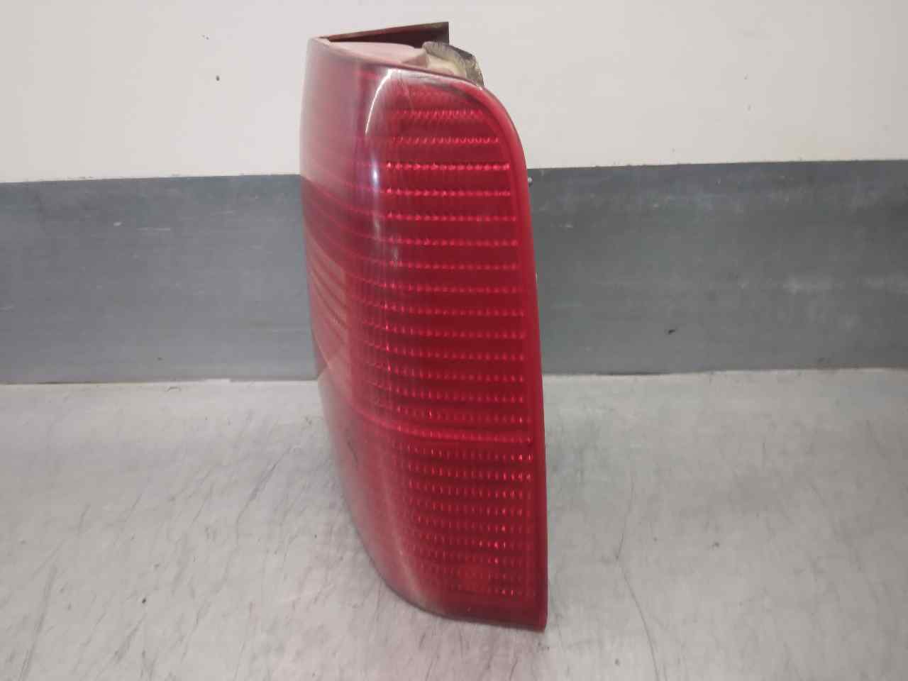 VOLKSWAGEN Passat B5 (1996-2005) Rear Right Taillight Lamp 3B5945096F,DEALETA,4PUERTAS 19905214