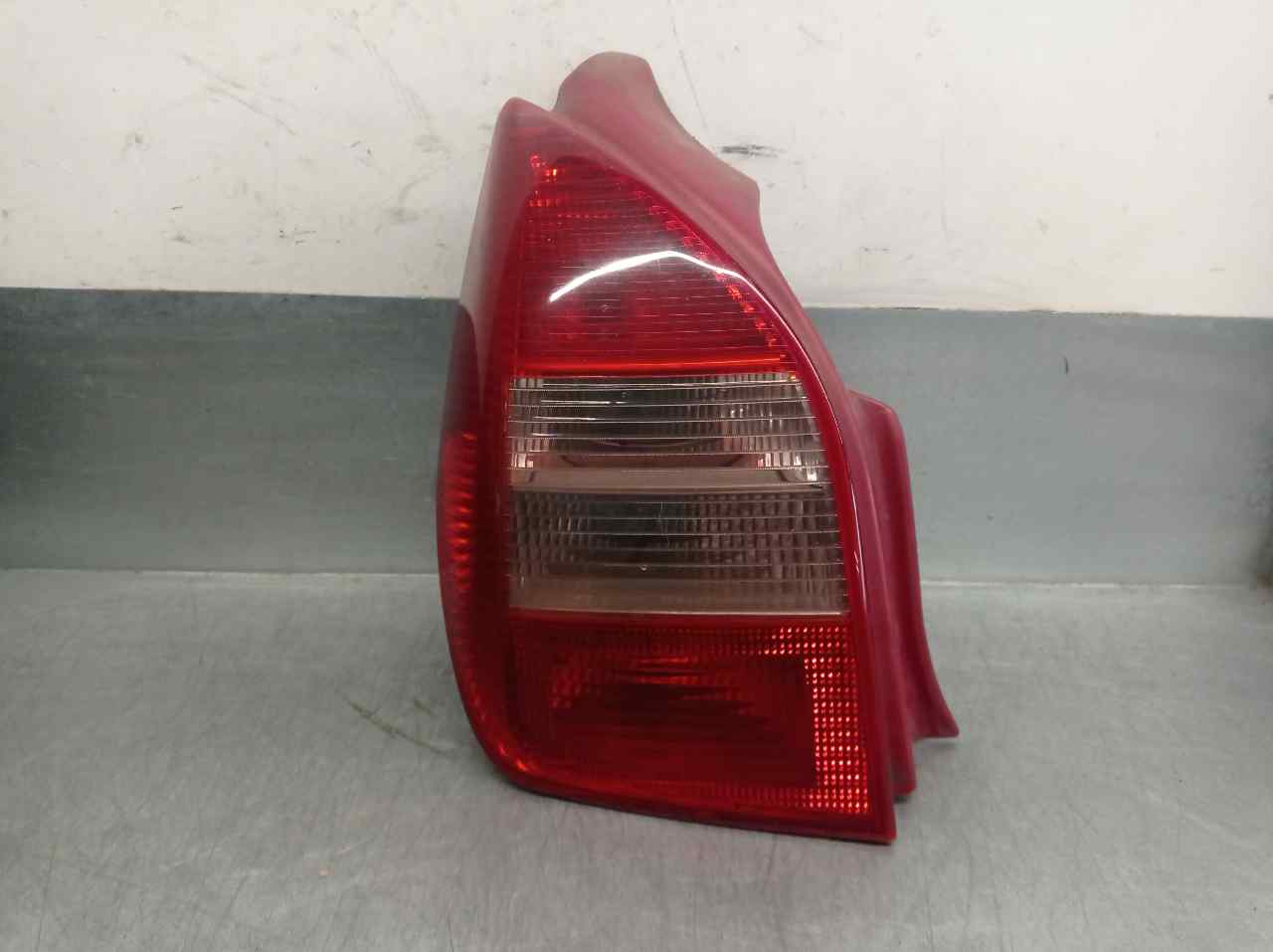 FORD USA C2 1 generation (2003-2009) Rear Left Taillight 3PUERTAS,3PUERTAS+ 19792183