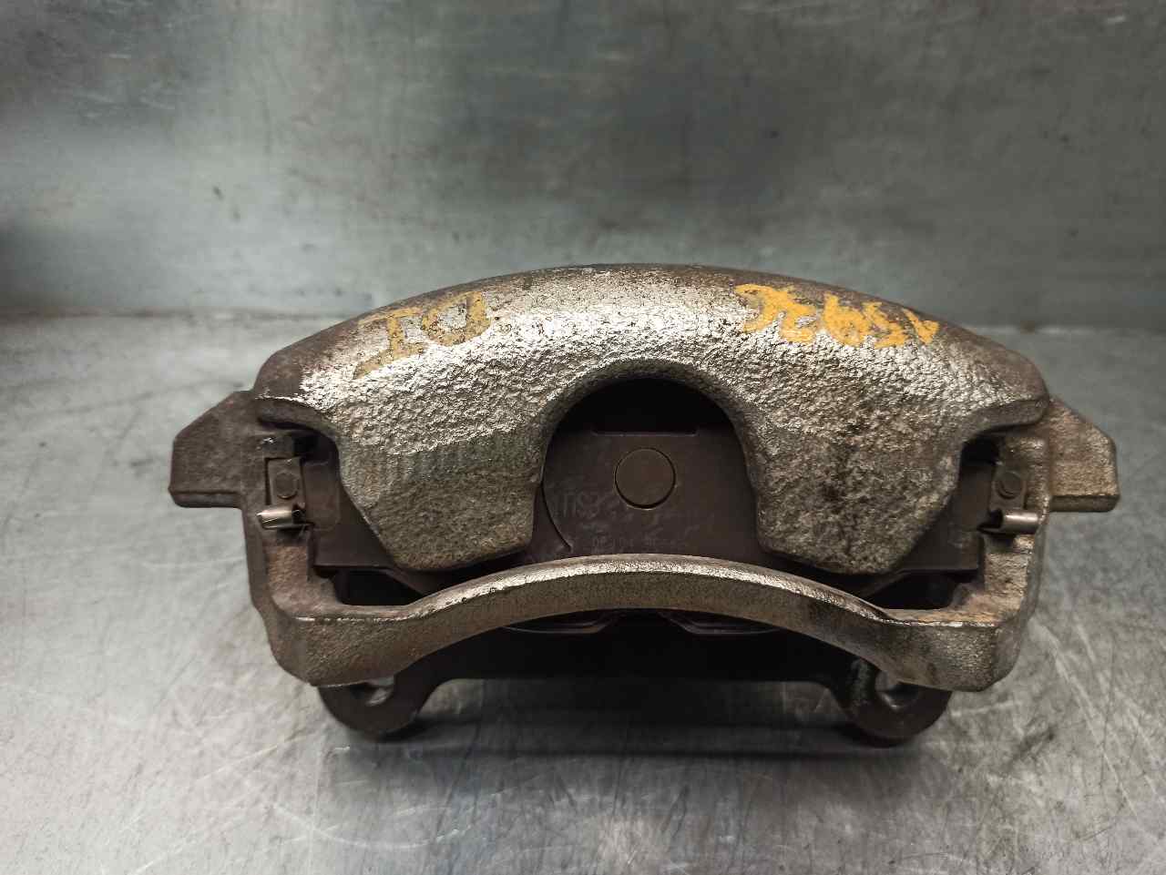 KIA Yeti 1 generation (2009-2018) Front Left Brake Caliper 8V0615123D 19825792