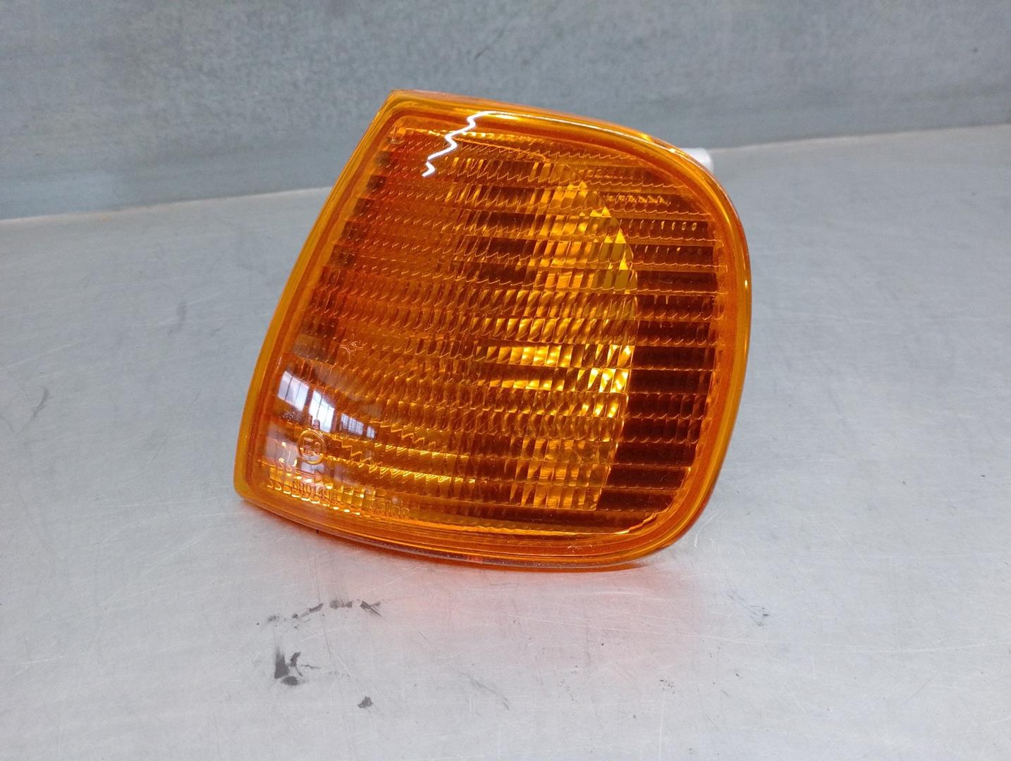 VOLKSWAGEN Caddy 2 generation (1995-2004) Fram vänster svängljus 67732610, 6U0953041A, VALEO 19902450