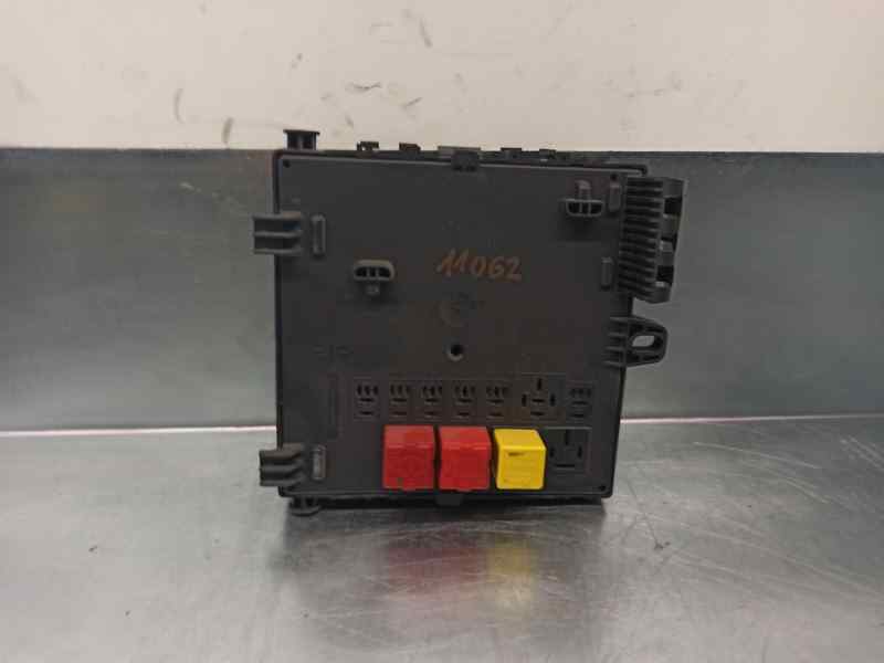 ACURA Vectra C (2002-2005) Fuse Box 19695905