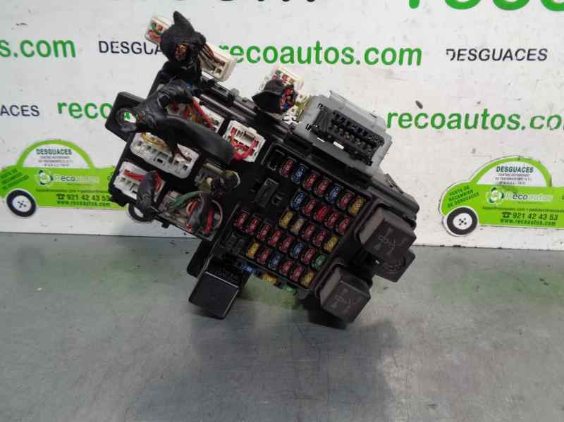 Caja de relés / fusibles D4EA 9540026500 de Hyundai Santa fé i (sm) 2001-2006 113 CV con 1 km - pieza usada