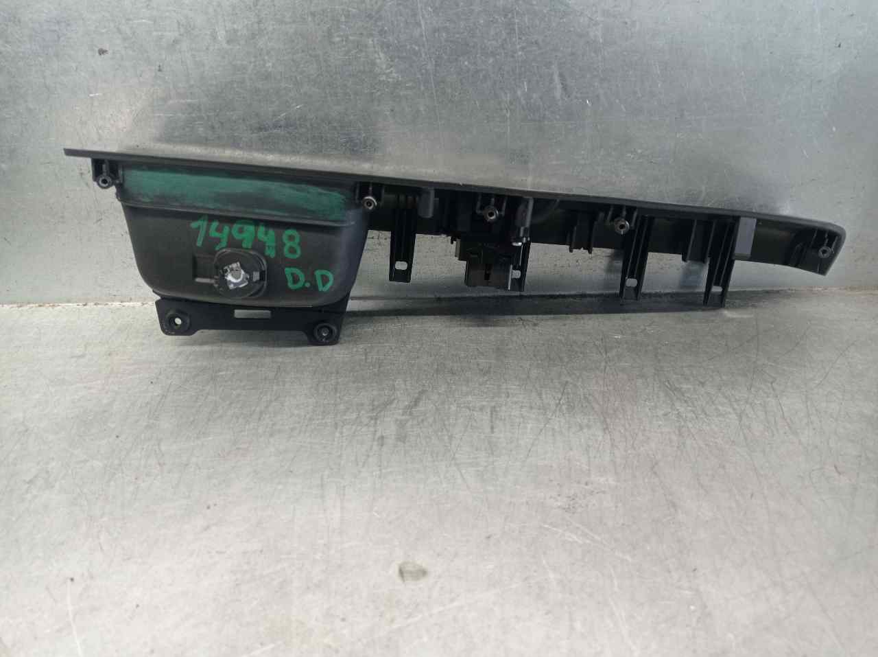 KIA Soul 2 generation (2014-2020) Front Right Door Window Switch 1845906WKS+ 19793070