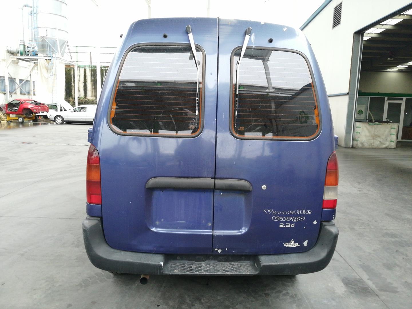 NISSAN VANETTE CARGO Minibus / passenger (HC 23) Kondicionieriaus siurblys (kompresorius) 926008C810, 670B889998, CALSONIC 24171680