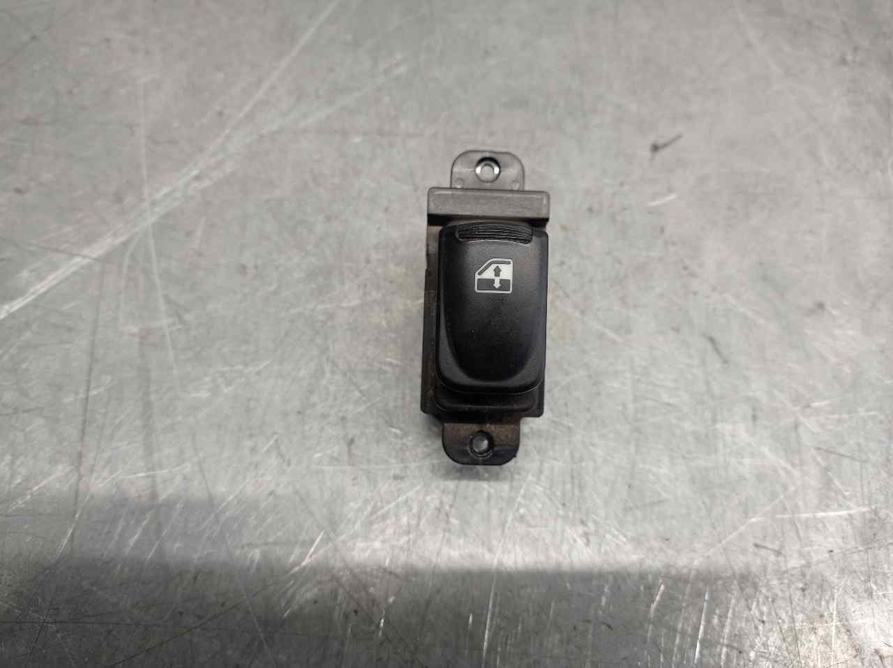 HYUNDAI Accent MC (2006-2011) Front Right Door Window Switch 935782D000 19800147