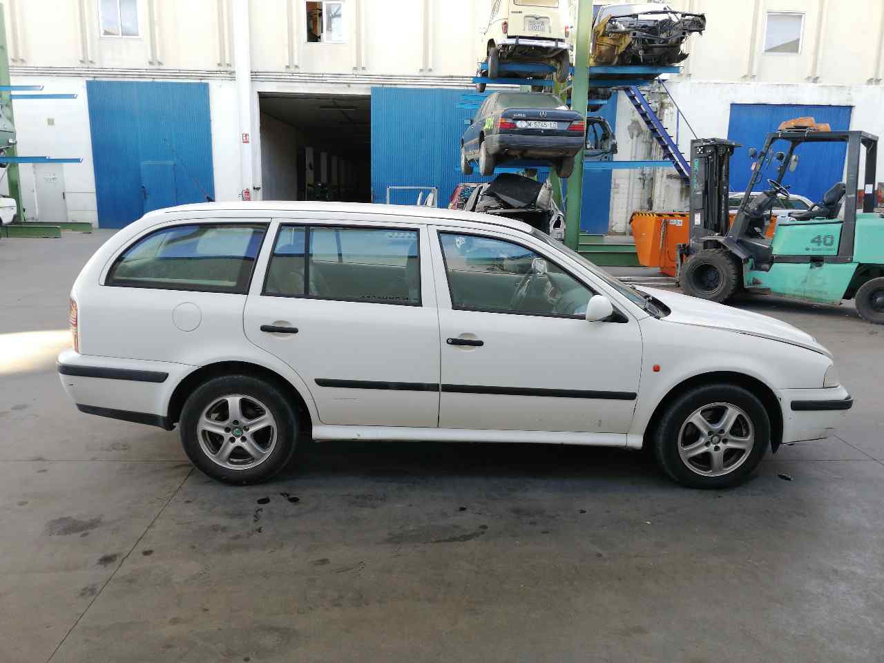 TOYOTA Octavia 1 generation (1996-2010) Galinių dešinių durų stiklo pakelėjo varikliukas 18PINES,5PUERTAS,0130821732+ 19836247