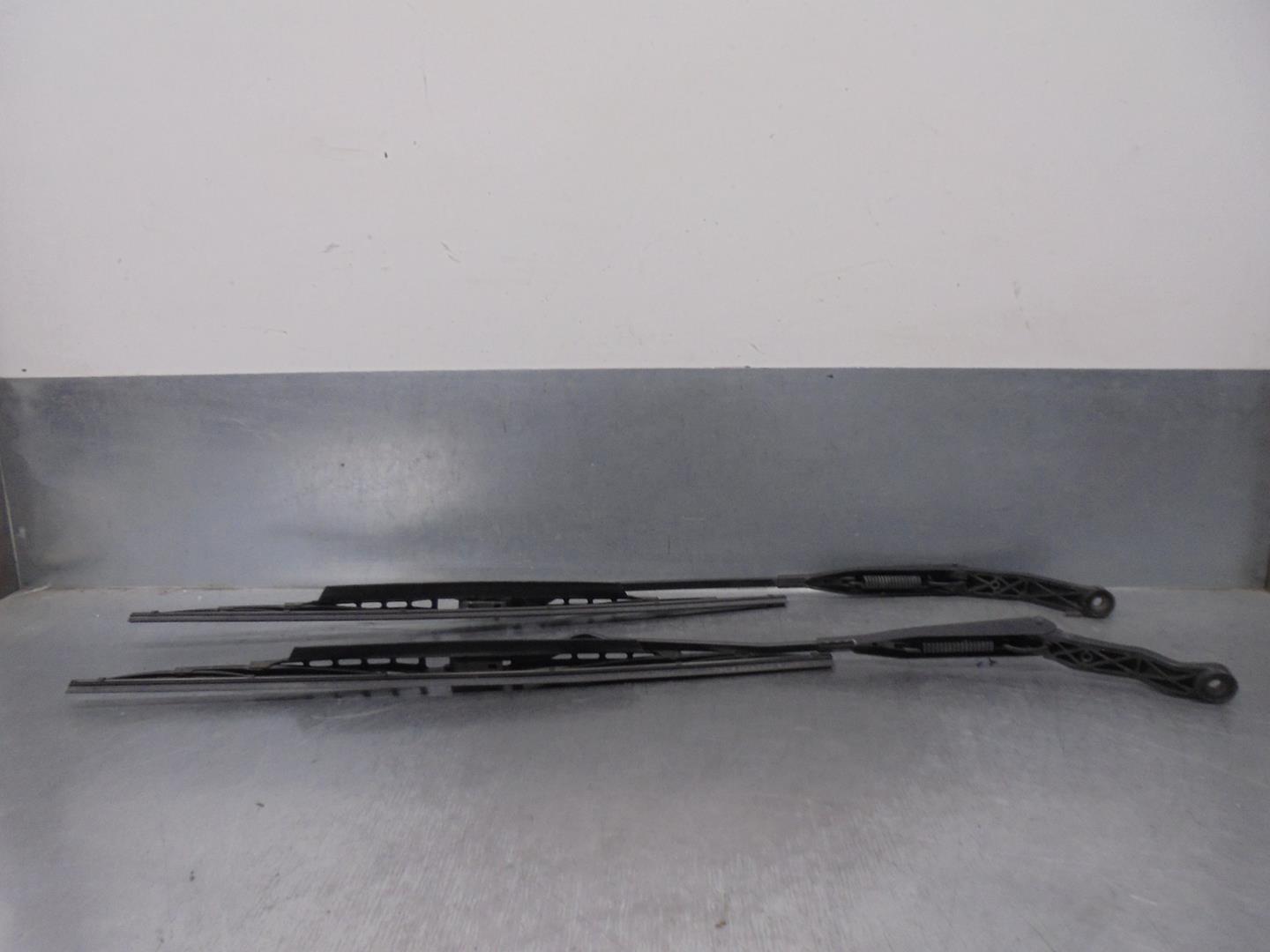 VOLVO S40 1 generation (1996-2004) Front Wiper Arms 30874355, 30874361 24217519