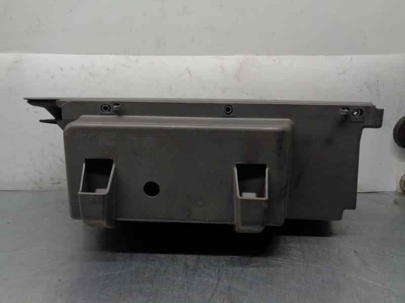 MERCEDES-BENZ Sprinter Glove Box 9066800191 24095243