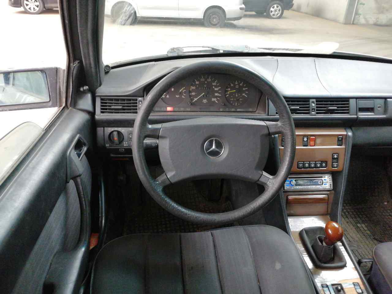 MERCEDES-BENZ Priekšējais labais spārns +GRIS 19794102