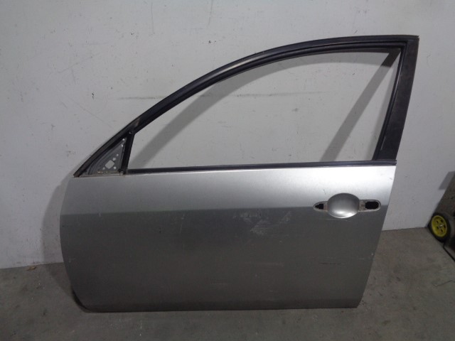 NISSAN Primera P12 (2001-2008) Venstre foran dør 80101AV632, GRIS, 5PUERTAS 19902754