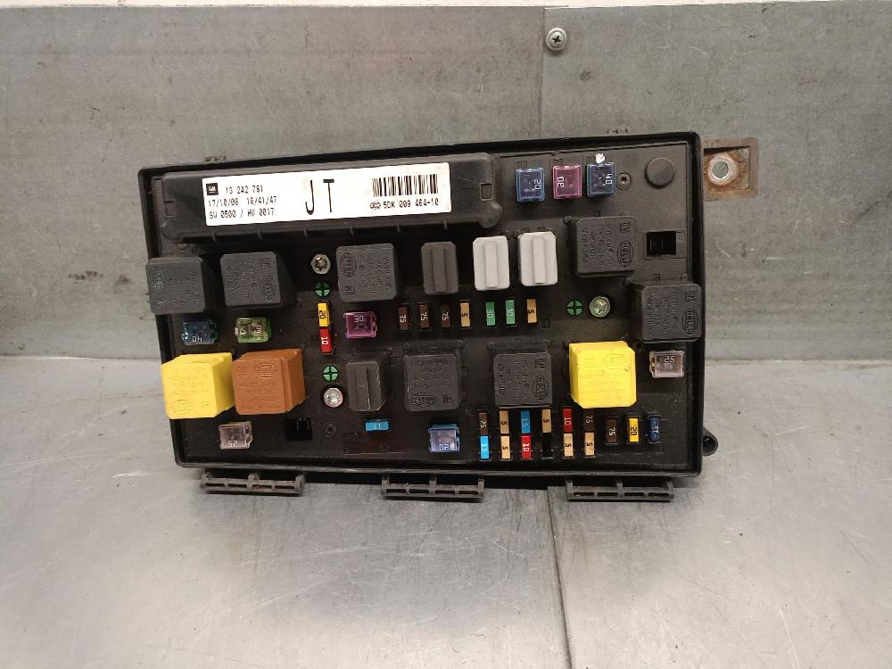Caja de relés / fusibles Z18XER 13242781 de Opel Zafira / zafira family b (a05) 2008-2012 140 CV con 252000 km