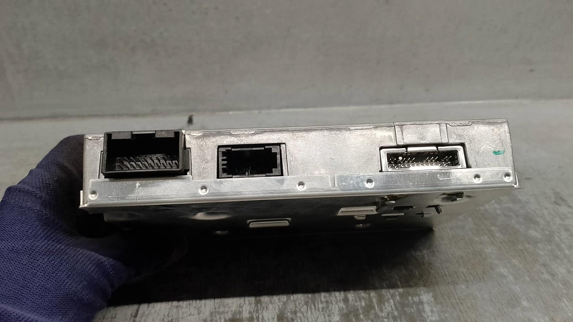 AUDI A6 C6/4F (2004-2011) Other Control Units 4E0035729, 4F0910729Q, BECKER 24217163