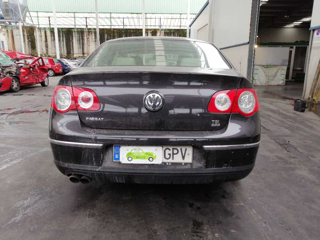 VOLKSWAGEN Passat B6 (2005-2010) Главина на предно дясно колело 3C0407258F+ 19678077