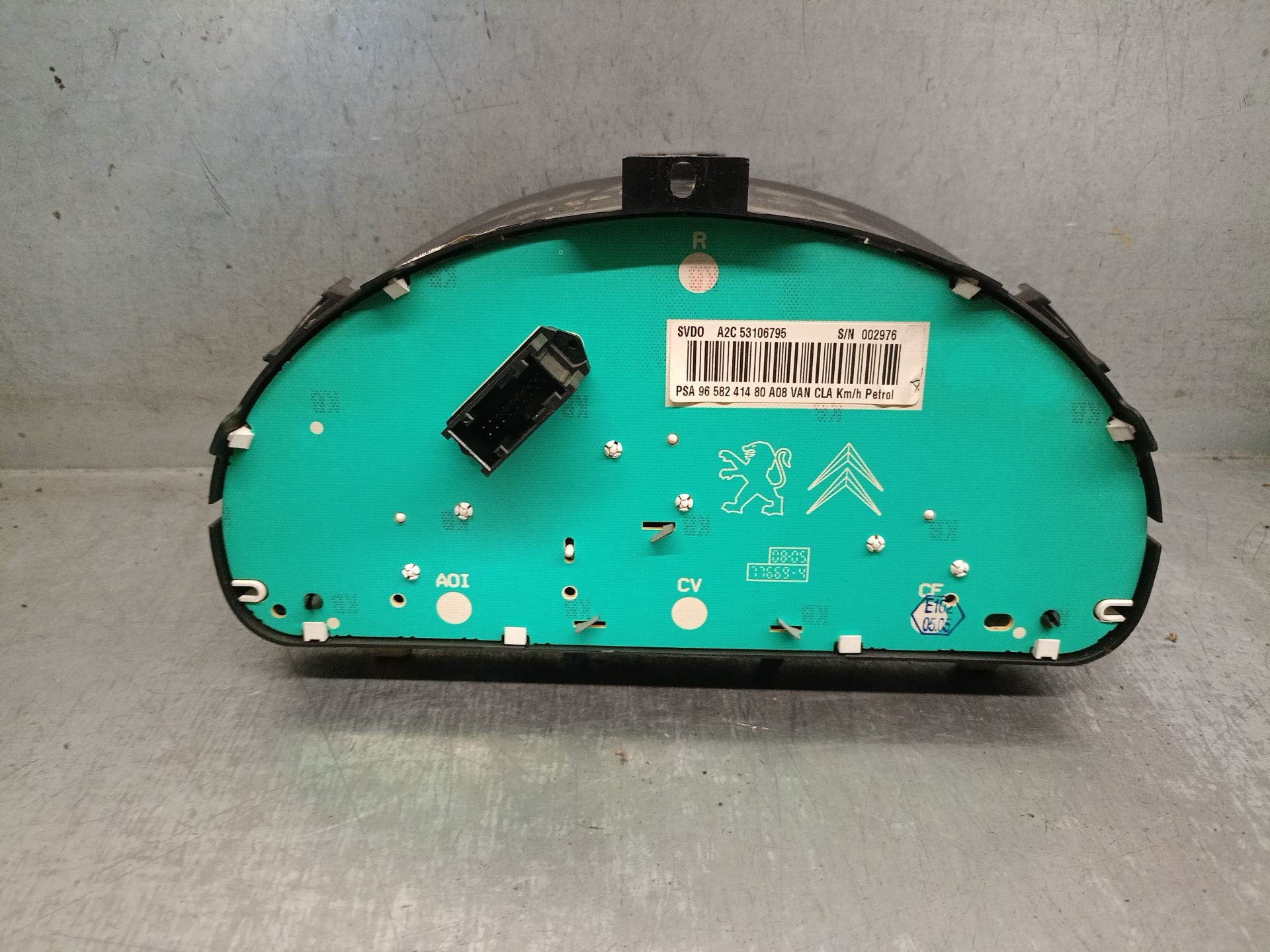 Cuadro de instrumentos KFV 9658241480 de Peugeot 1007 (km_) 2005-0 75 CV con 148000 km - pieza usada