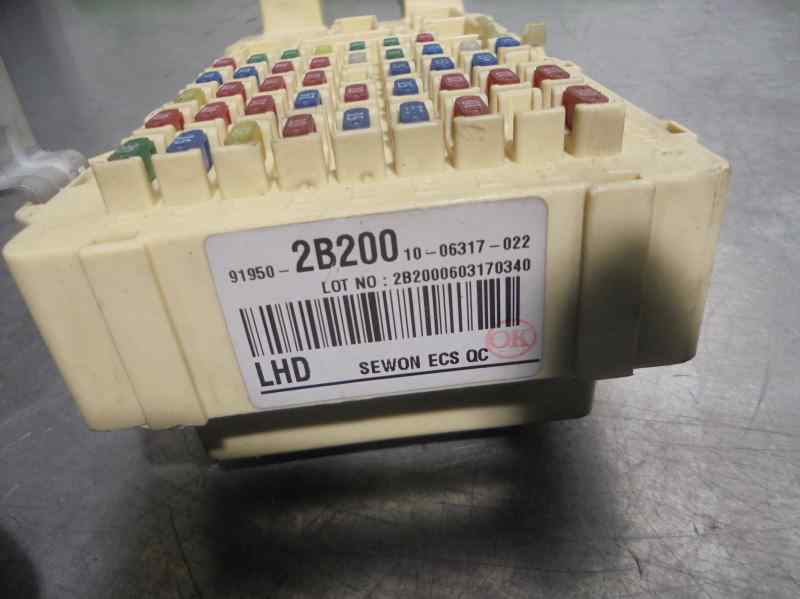 HYUNDAI Santa Fe CM (2006-2013) Fuse Box 919502B200 24069265