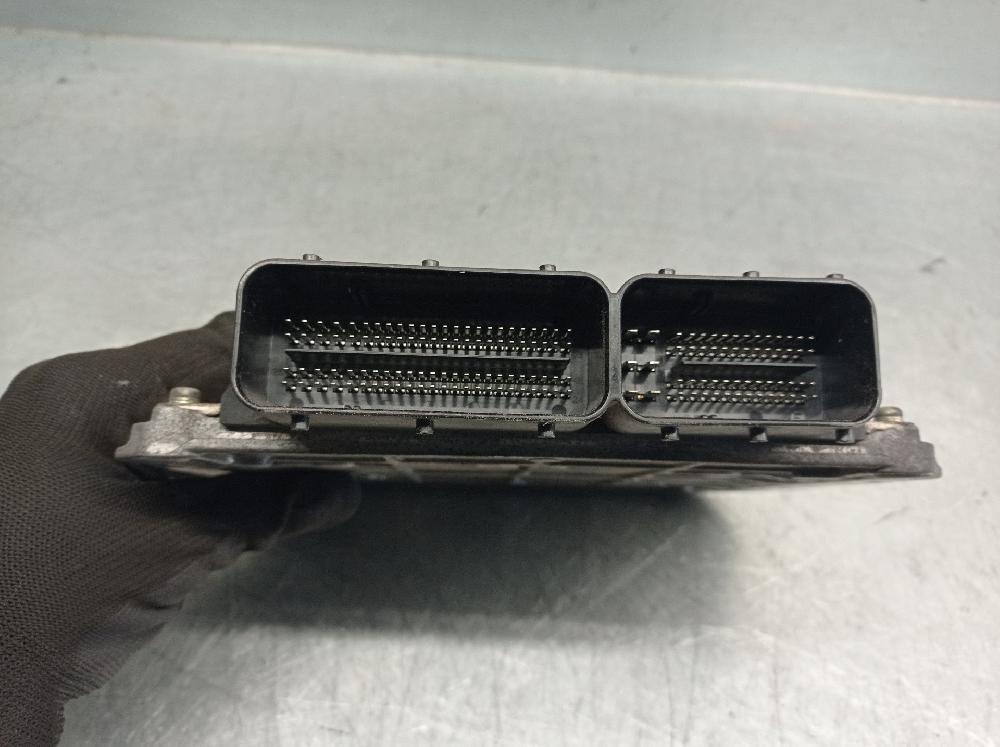 Centralita motor uce A17DTR 55579443 de Opel Astra j (p10) 2009-2015 110 CV con 1 km - pieza usada
