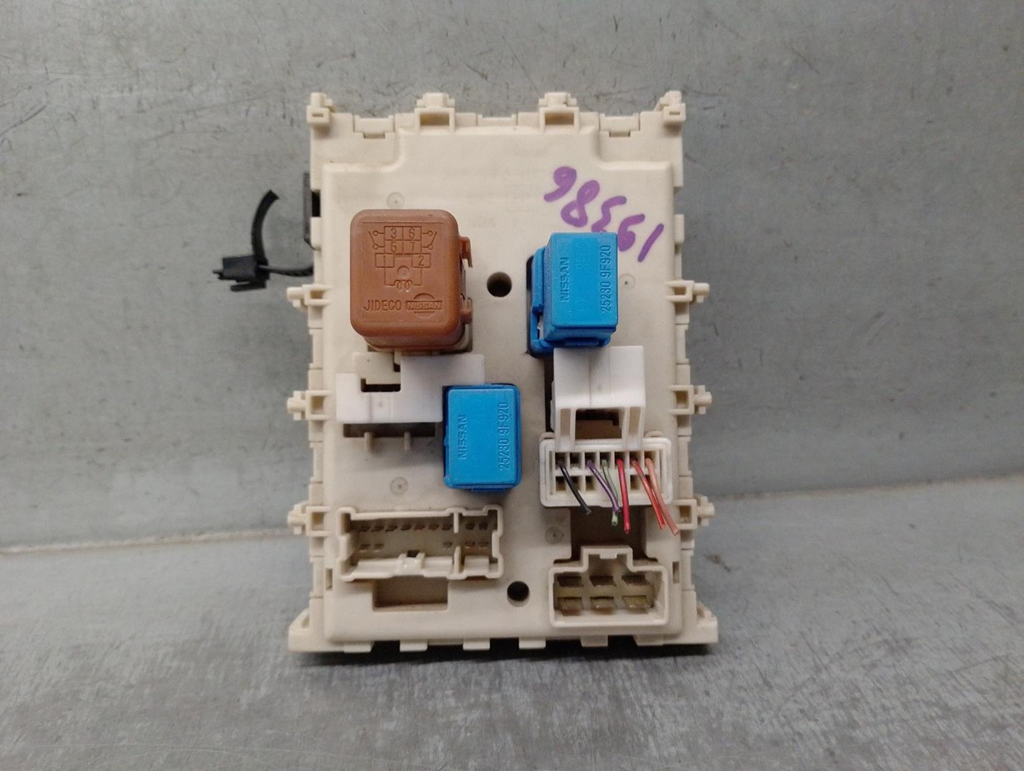 NISSAN Almera N16 (2000-2006) Fuse Box 243505M310 24189202