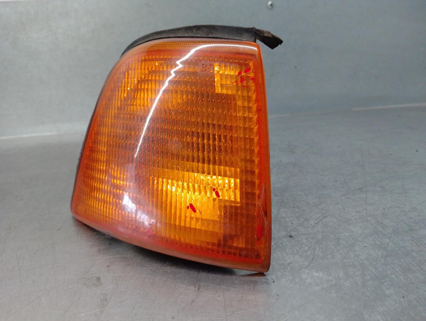 AUDI 80 B2 (1978-1986) Front Right Fender Turn Signal 1305230022, DEALETA, 4PUERTAS 21724111