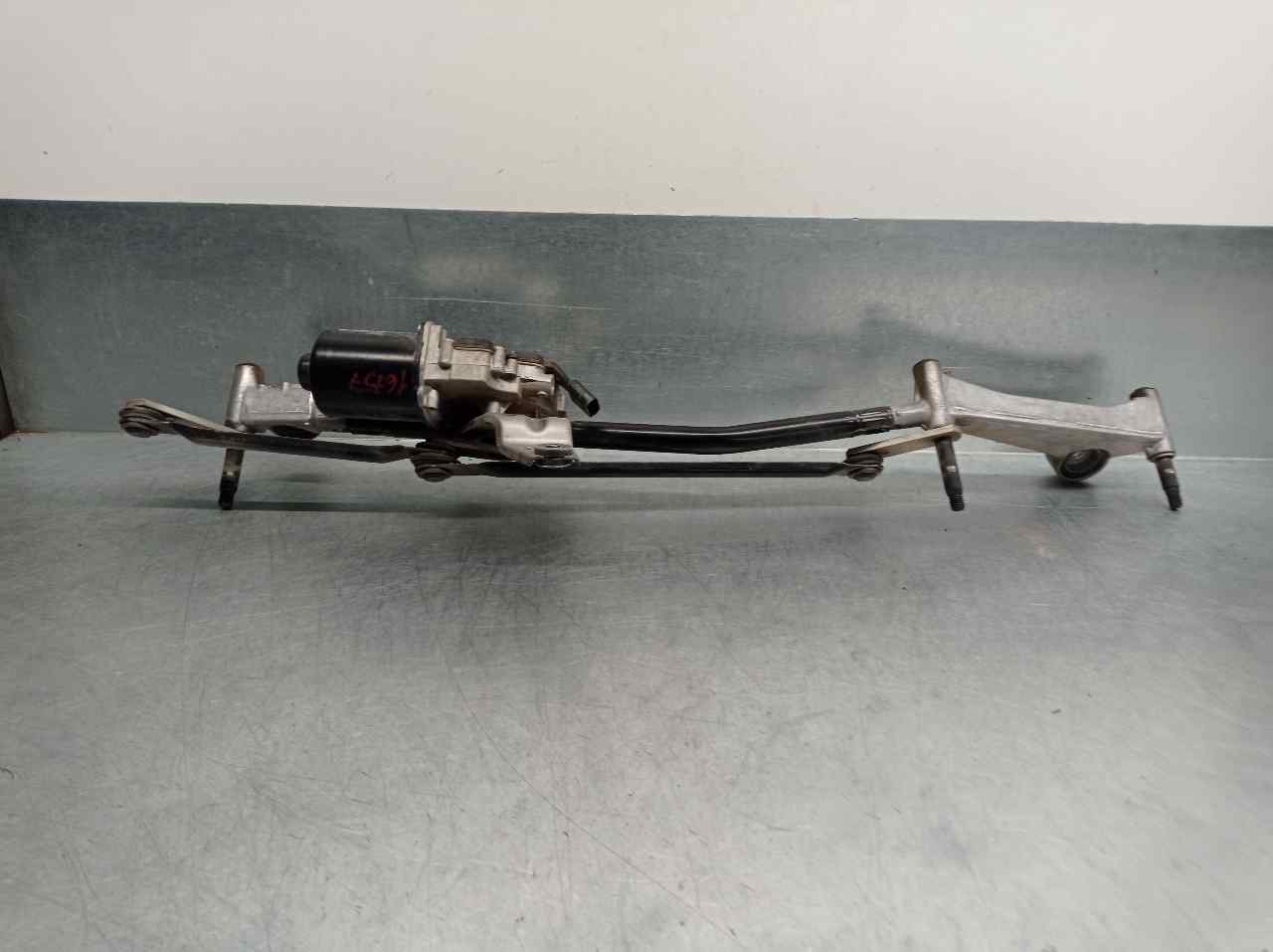 MERCEDES-BENZ CLA-Class C117 (2013-2016) Front Windshield Wiper Mechanism A1769061800, W000027118, VALEO 21698120