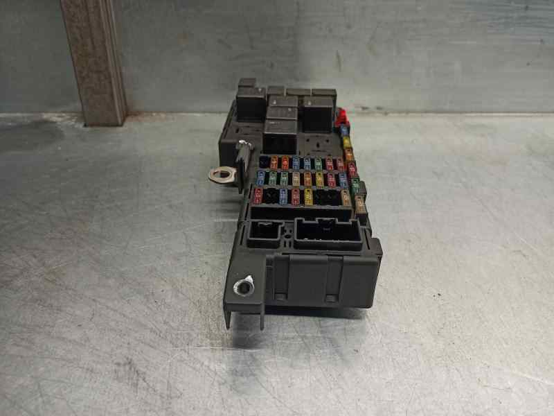 VOLVO XC90 1 generation (2002-2014) Fuse Box 8678449,518827019 19710107