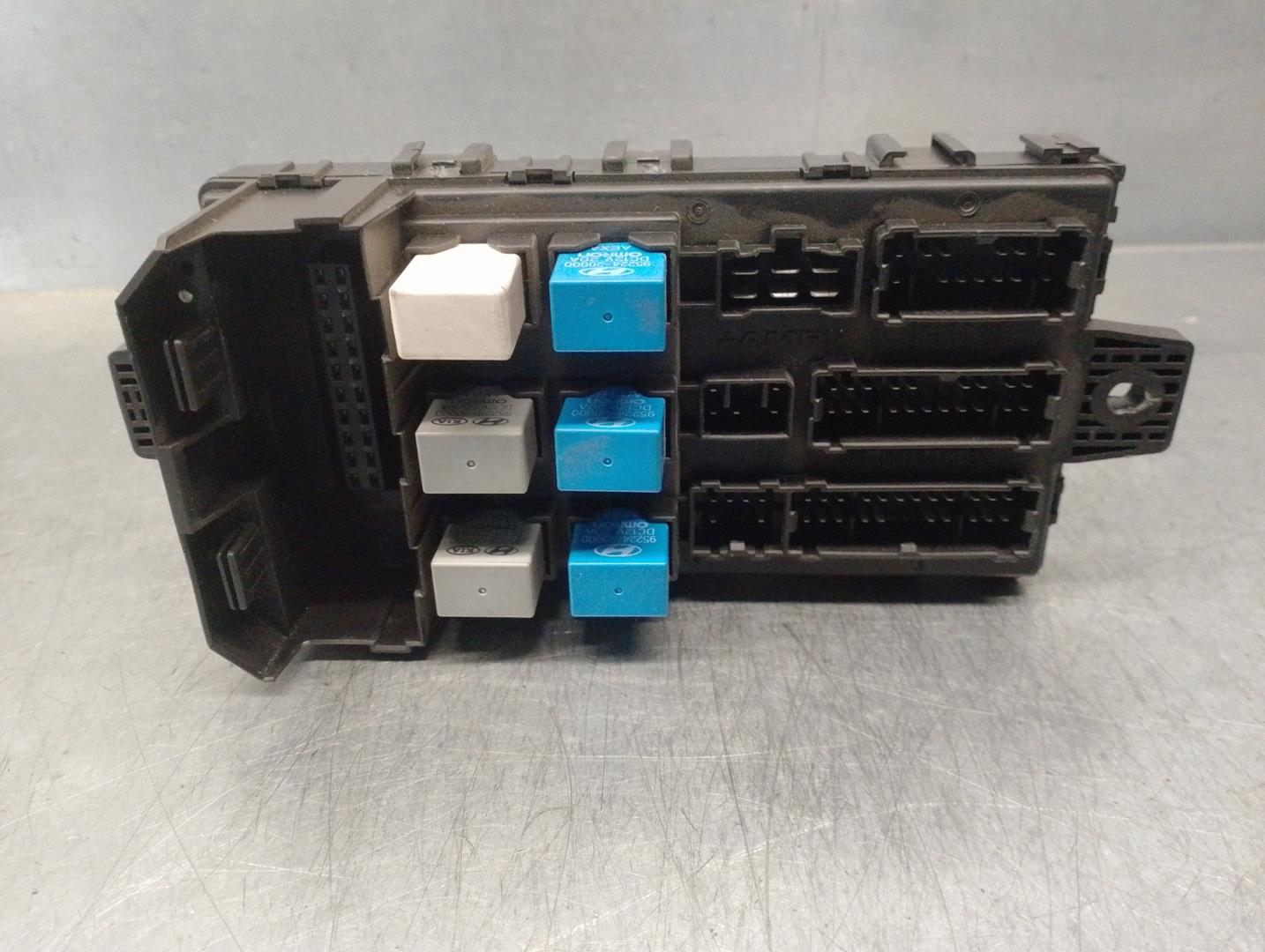 HYUNDAI Santa Fe SM (2000-2013) Fuse Box 9118826105 24178846