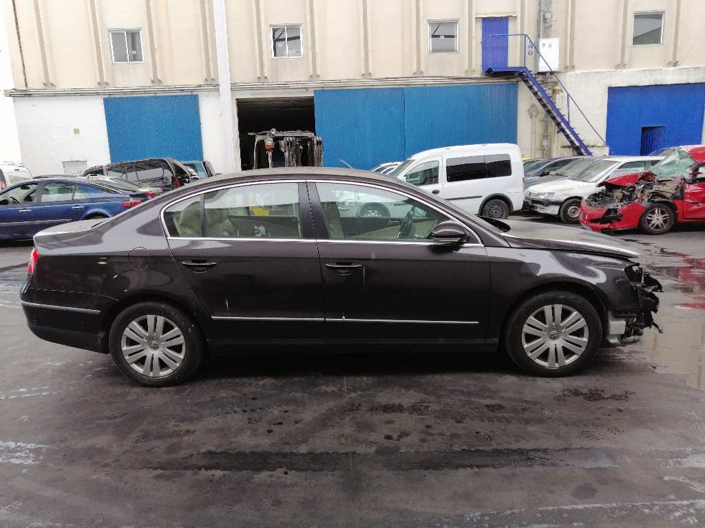 VOLKSWAGEN Passat B6 (2005-2010) Други части на двигателното отделение +06117021J 19679343