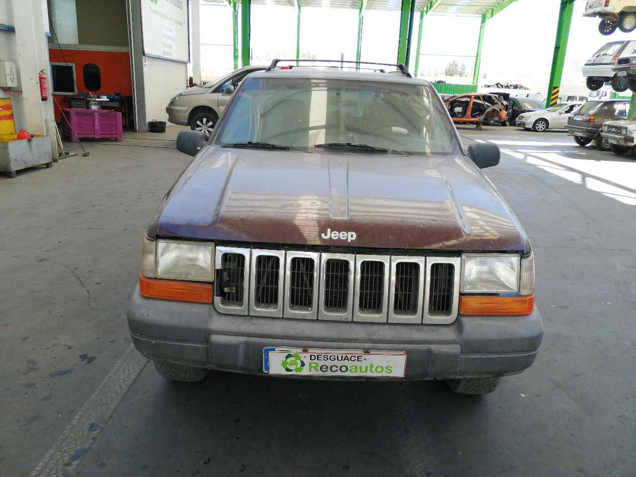 BMW Grand Cherokee Priekšējais kreisais spārns +GRANATE 24550077