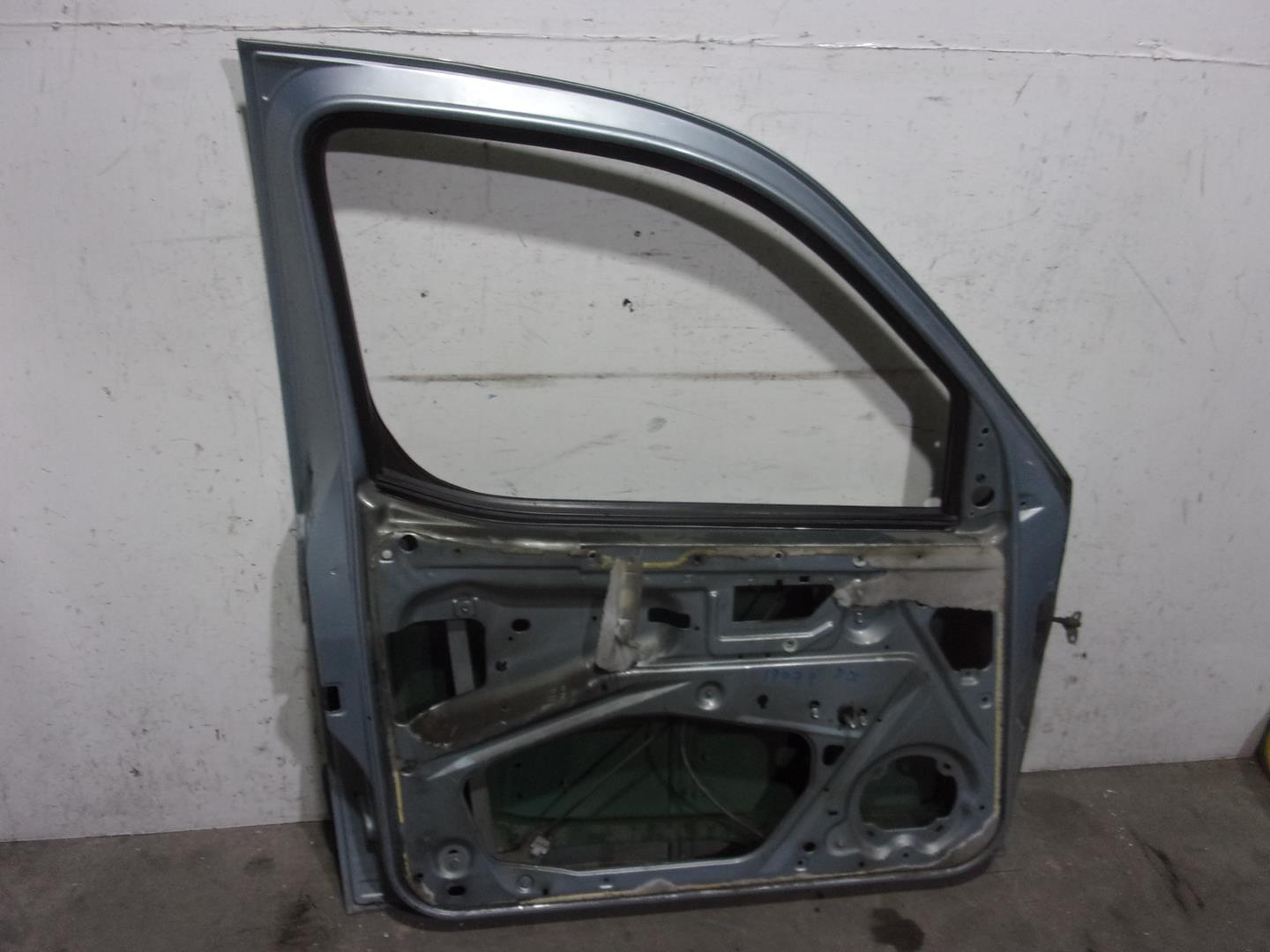 PEUGEOT Partner 1 generation (1996-2012) Front Left Door 9002T9, AZULCLARO, 5PUERTAS 24163610