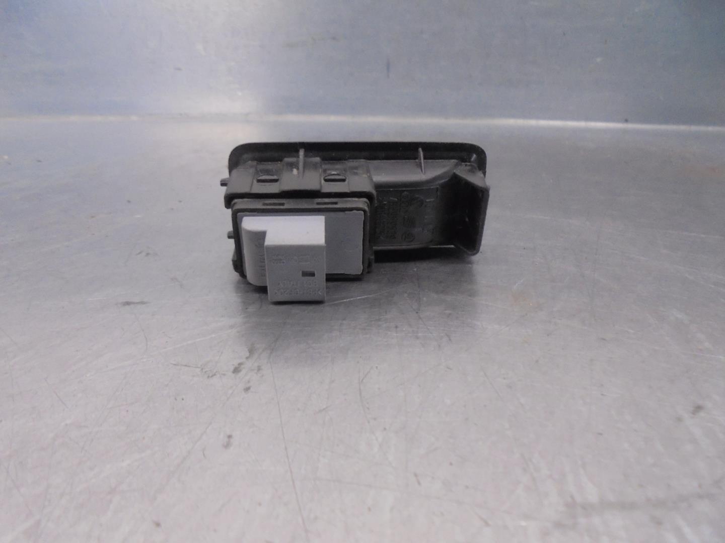 VOLKSWAGEN Transporter T5 (2003-2015) Front Right Door Window Switch 7E0959855, 7H5959539 24201326