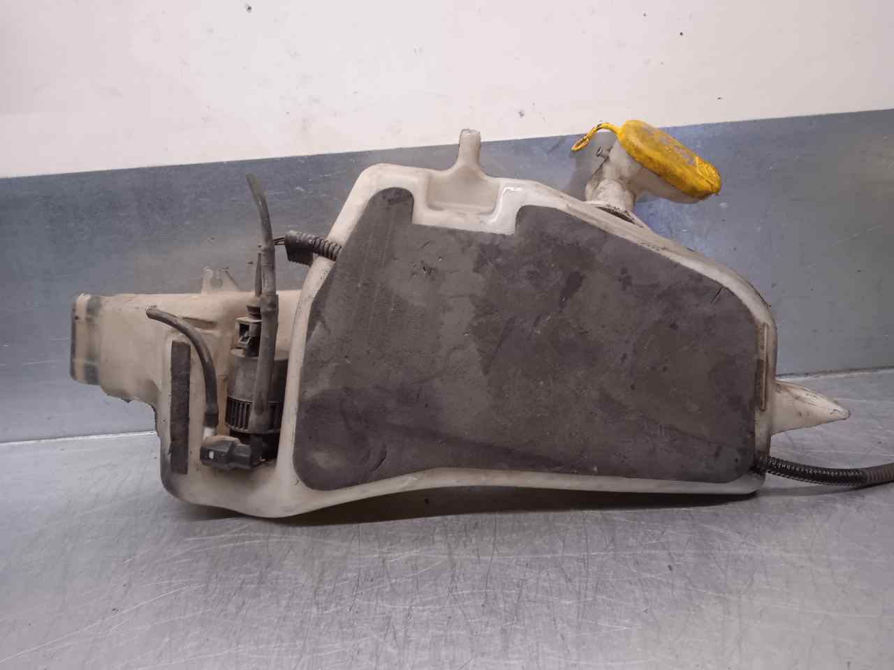 SAAB Megane 1 generation (1995-2003) Window Washer Tank 7701683507D, VDO, 7700843902B+ 19848620