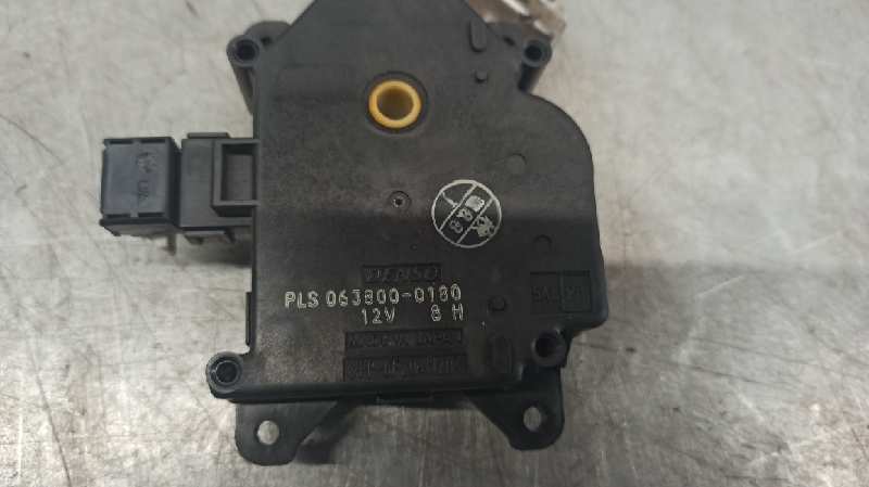 TOYOTA RAV4 2 generation (XA20) (2000-2006) Lämmittimen tuuletin 0638000180 19734480