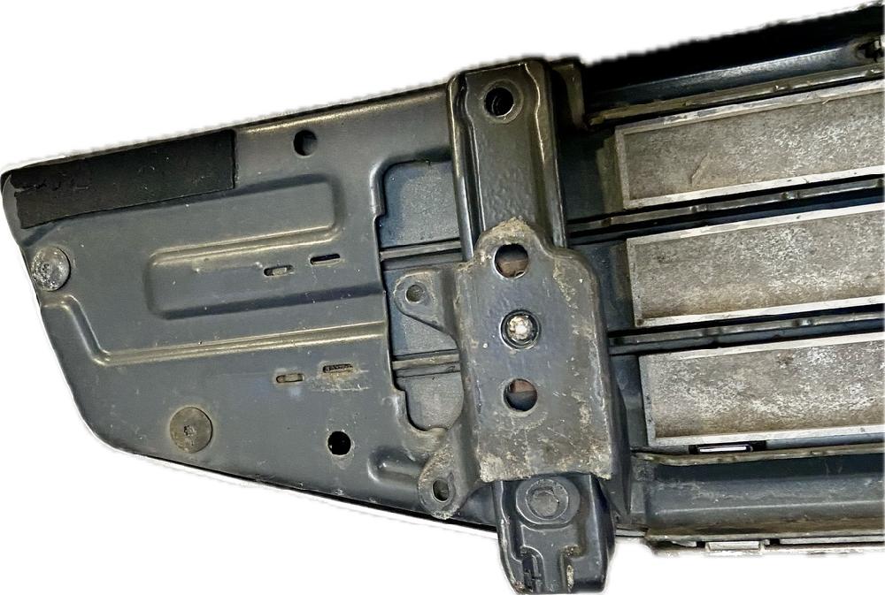 Front grille 82208512 de Volvo Fh4 0-0 - pieza usada