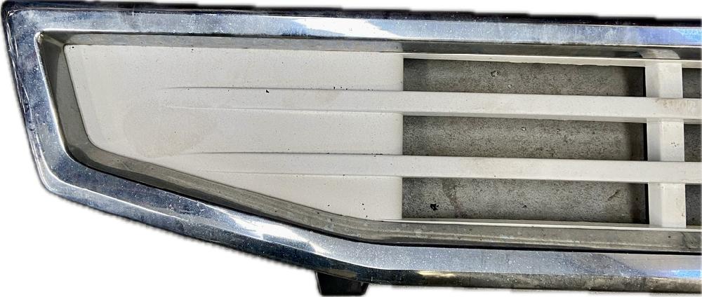 Front grille 82208512 de Volvo Fh4 0-0 - pieza usada