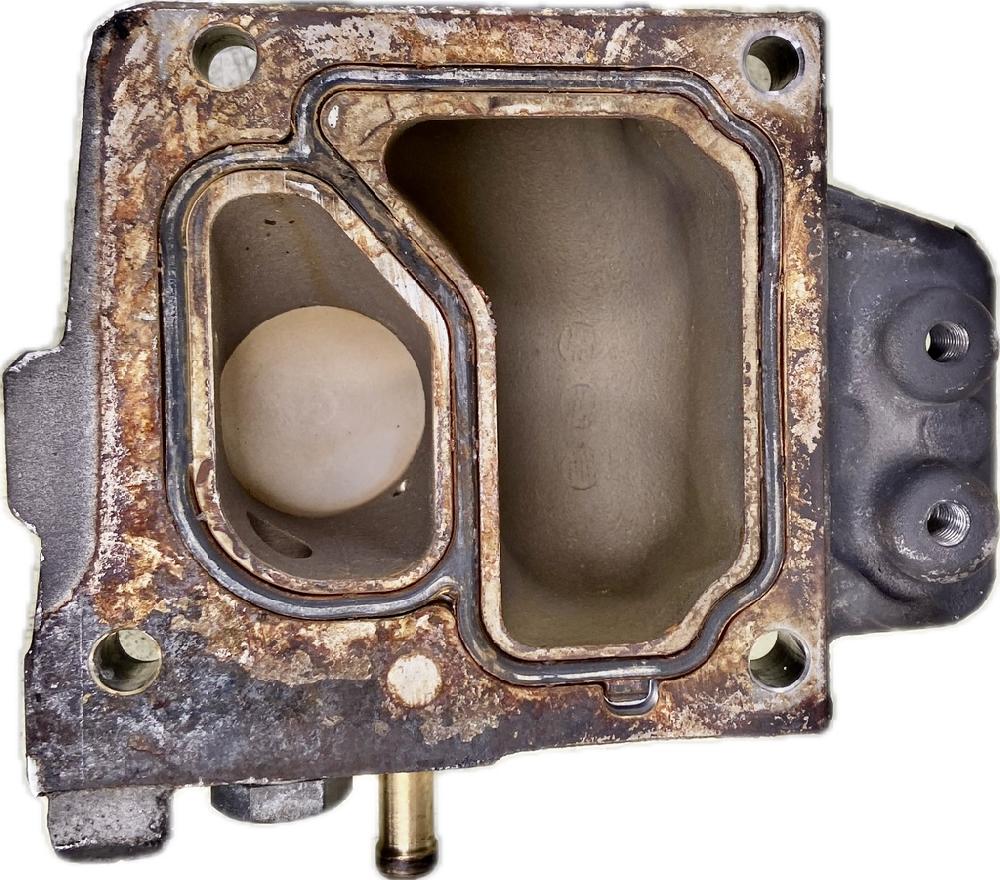 Tube de refroidissement 21767462 de Renault T-series 0-0 - pieza usada