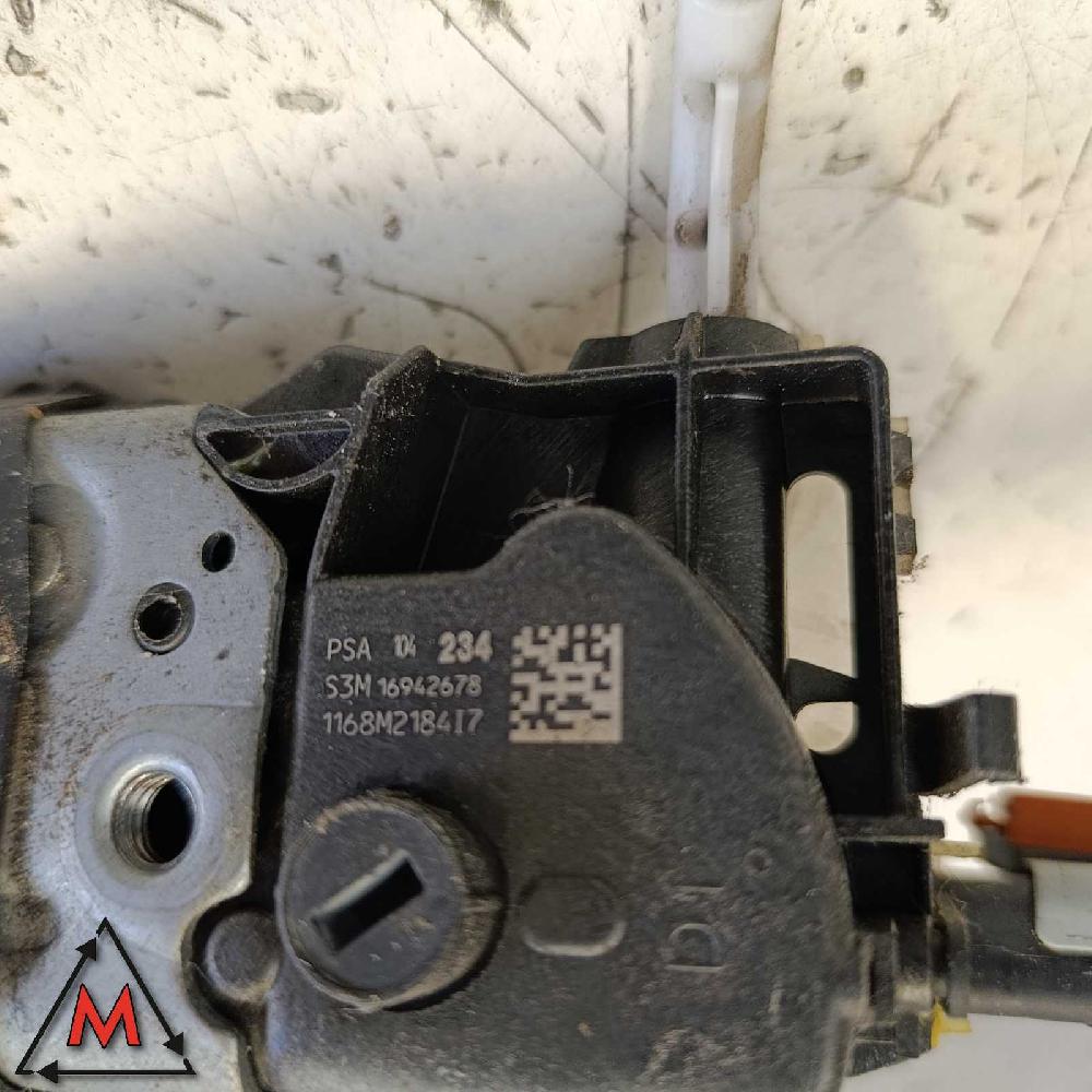 Serrure avant droit YH01 16942678 de Peugeot 3008 suv (mc_, mr_, mj_, m4_) 2016-2020 1499 CV - pieza usada
