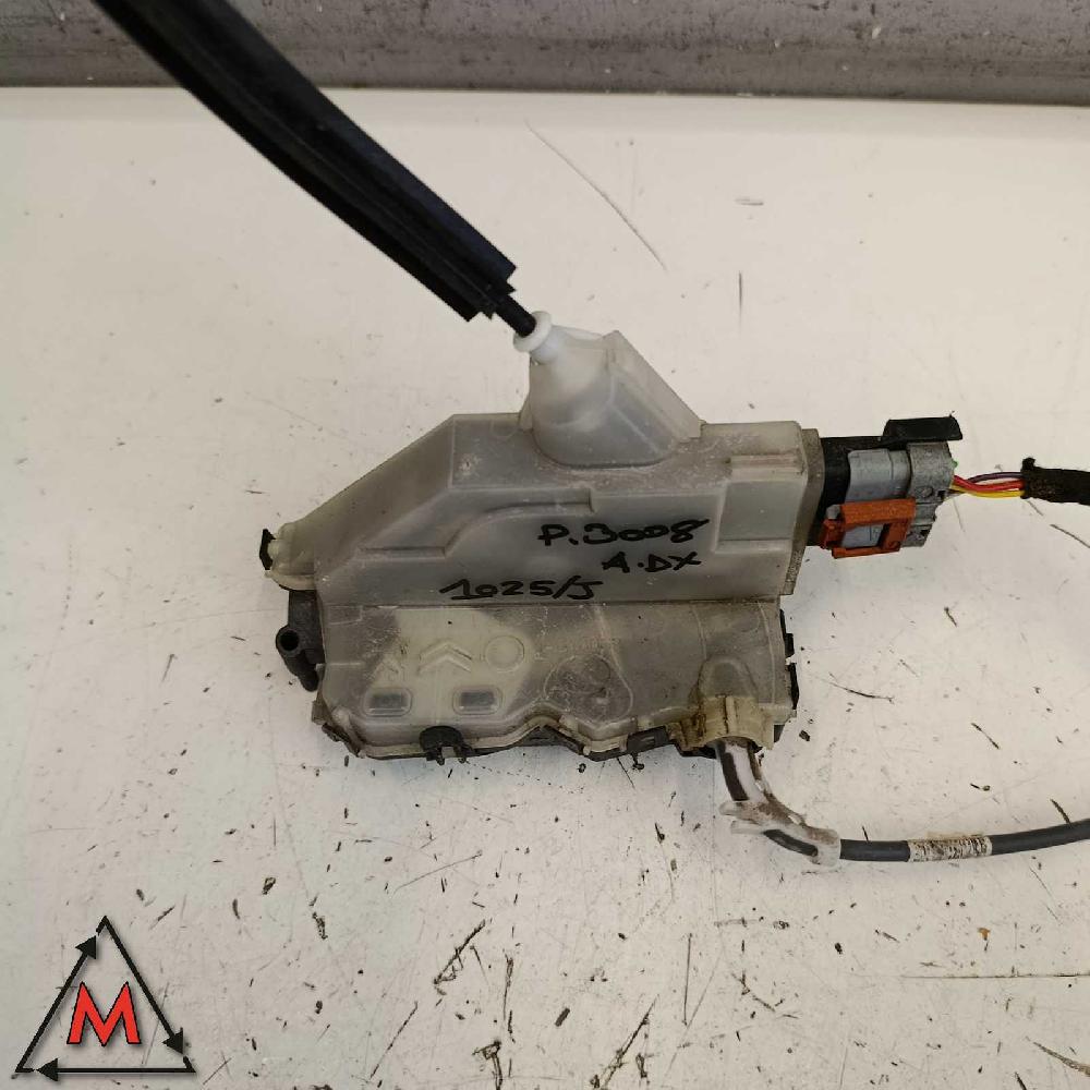 Serrure avant droit YH01 16942678 de Peugeot 3008 suv (mc_, mr_, mj_, m4_) 2016-2020 1499 CV - pieza usada