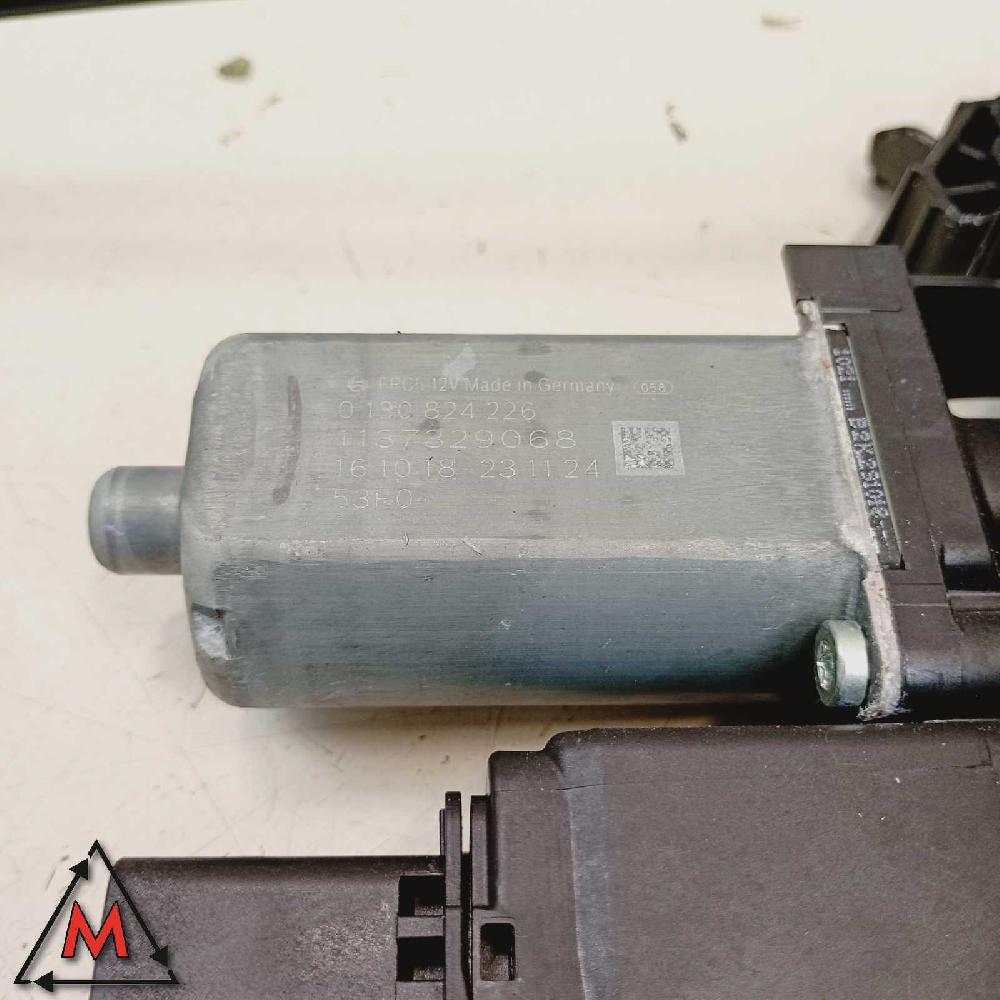 Elevalunas delantero derecho YH01 9829482280 de Peugeot 3008 suv (mc_, mr_, mj_, m4_) 2016-2020 1499 CV - pieza usada