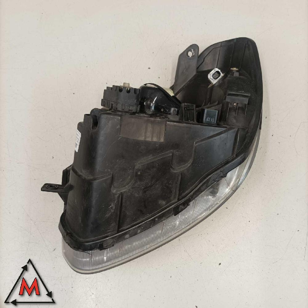 Faro derecho G4EE 010190999000 de Hyundai Accent iii sedán (mc) 2005-2010 1399 CV/ 71 KW CV - pieza usada