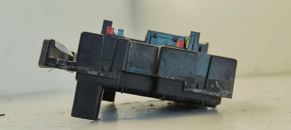 Caja de relés / fusibles RHY 9646405180 de Peugeot 307 sw (3h) 2002-2008 90 CV - pieza usada