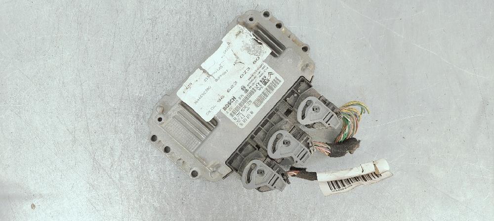 Centralita motor uce NFU 0261208899 de Citroen C4 i (lc_) 2004-2011 109 CV