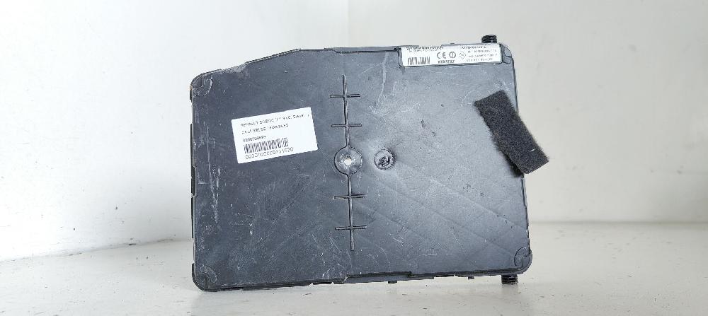 Caja de relés / fusibles 8200309693 de Renault Scénic ii (jm0/1_) 2003-2006 120 CV