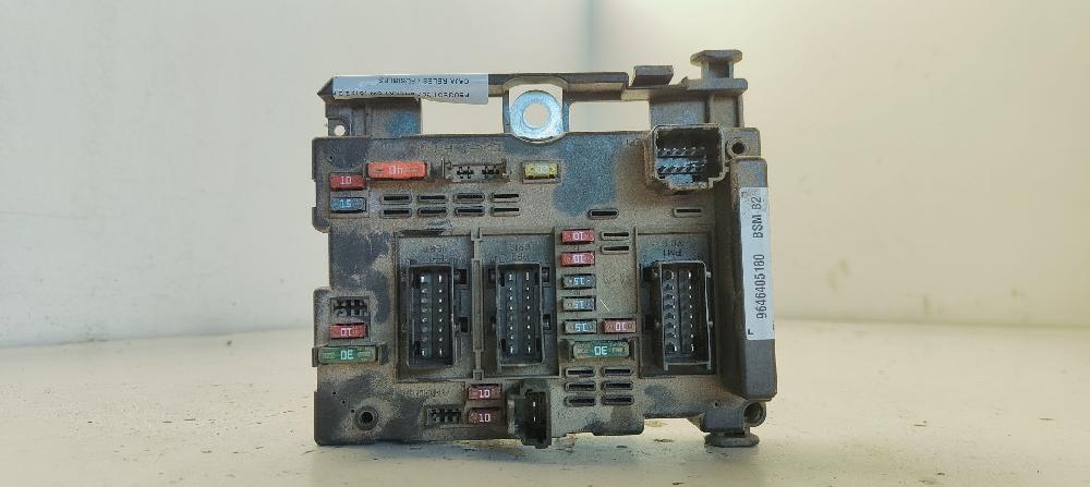 Caja de relés / fusibles RHY 9646405180 de Peugeot 307 sw (3h) 2002-2008 90 CV