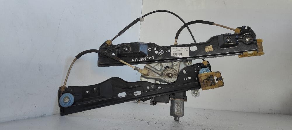 Elevalunas delantero derecho A17DTJ 915368103 de Opel Astra j lim. 2009-2015 110 CV - pieza usada