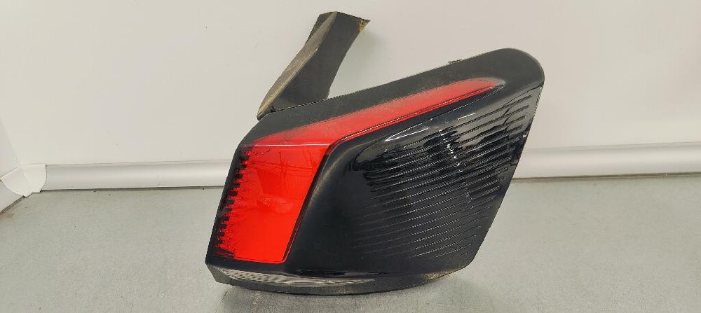 Piloto trasero derecho YHZ 9810477080 de Peugeot 3008 suv (mc_, mr_, mj_, m4_) 2016-0 130 CV - pieza usada
