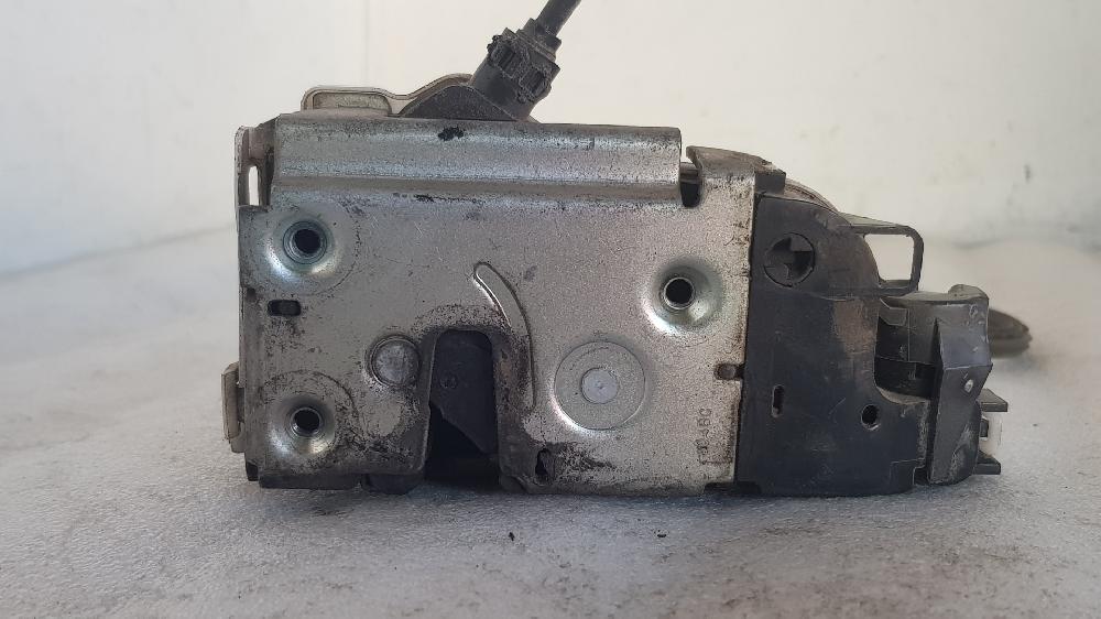 Fecho da porta frente esquerda 8HXDV4TD 46982980 de Citroen C3 1995-2010 68 CV - pieza usada