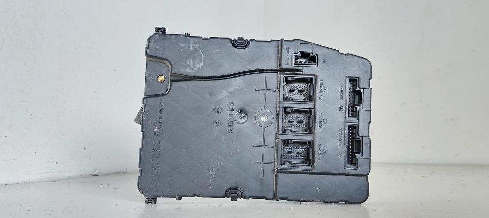 Caja de relés / fusibles 8200309693 de Renault Scénic ii (jm0/1_) 2003-2006 120 CV - pieza usada