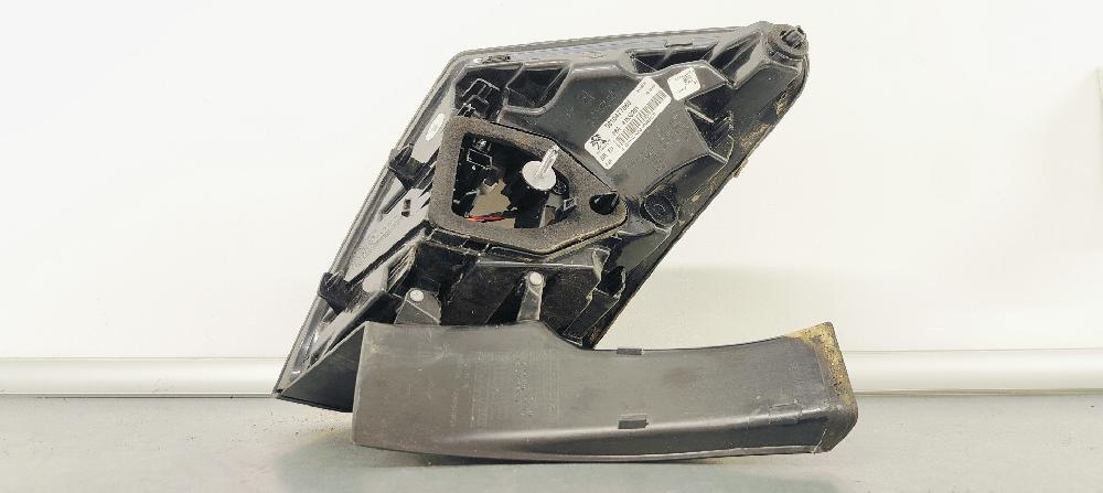 Piloto trasero derecho YHZ 9810477080 de Peugeot 3008 suv (mc_, mr_, mj_, m4_) 2016-0 130 CV - pieza usada