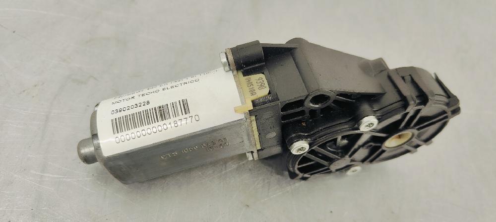 Sunroof electric motor NFU 0390203228 de Peugeot 307 cc (3b) 2005-2009 110 CV - pieza usada
