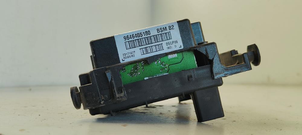 Caja de relés / fusibles RHY 9646405180 de Peugeot 307 sw (3h) 2002-2008 90 CV - pieza usada