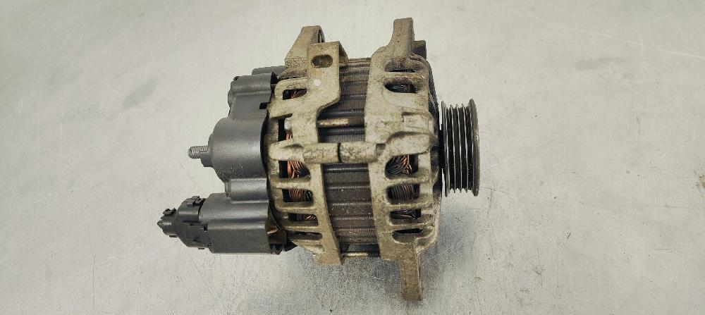 Alternador 3730022650 de Hyundai Tucson (jm) 2006-2010 - pieza usada